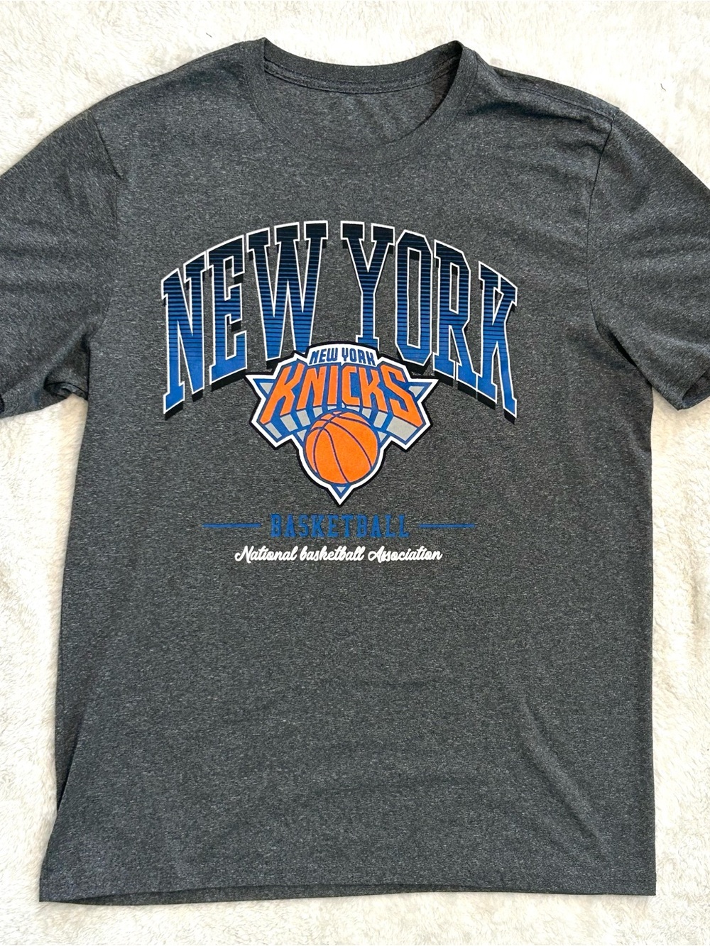 New York Knicks NBA Gray Performance Tshirt Size Men’s Large